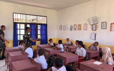 Prajurit Yonif TP 860/NSK Tanamkan Disiplin Sejak Dini, Siswa SD Inpres SP 4 Botawa Antusias Ikuti Edukasi Karakter