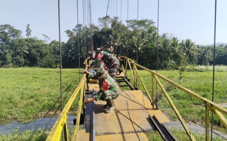 Kodim 0704 Banjarnegara Bangun Jembatan Gantung Garuda Tahap IV Hubungkan Dua Dusun di Desa Karangkemiri