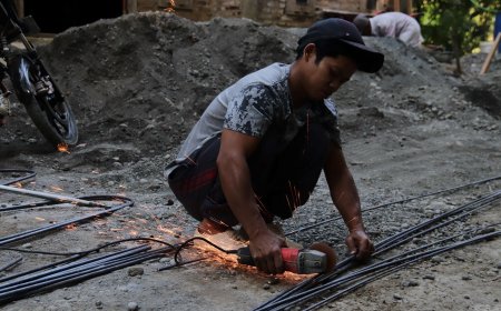 Percikan Api Gerinda Suroso Semangat Gotong Royong yang Menguatkan TMMD di Gumelem Kulon
