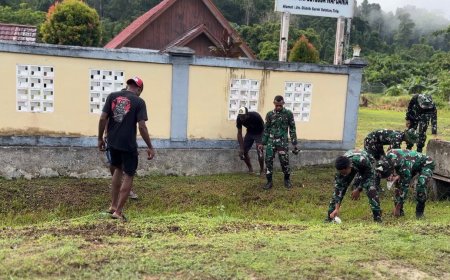 Sinergi TNI dan Warga, Yonif TP 809/NTM Gelar Karya Bakti Bersihkan Gereja Desa Wapoania