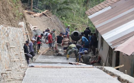 Angkong Satukan Satgas TMMD dan Warga