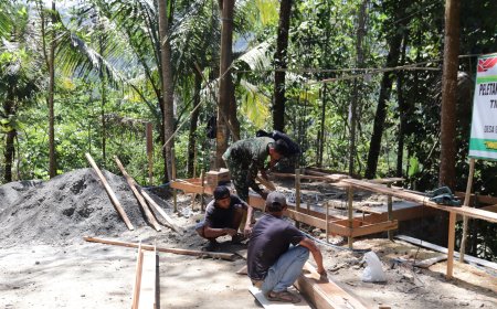 Praka Fajri Teliti Ukur Pos Kamling TMMD Reguler ke-129