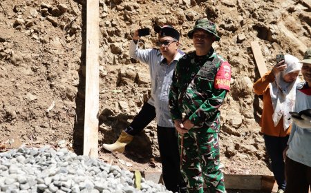 Dandim Tinjau Pengecoran Jalan TMMD Reg 129