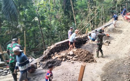 Semangat Gotong Royong Pacu Pembangunan Talud TMMD Capai 50 Persen