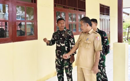 Peran TNI AD Tuai Apresiasi, Kepala SMP Negeri Urumb Bangga Renovasi Laboratorium IPA Hampir Rampung