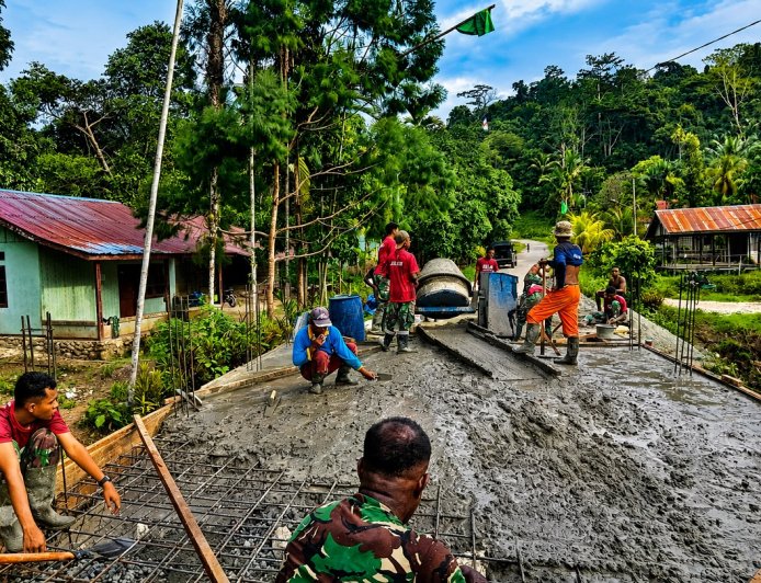 Tiga Lokasi Jembatan Garuda di Wilayah Kodim 1701/Jayapura Serentak Lakukan Pengecoran