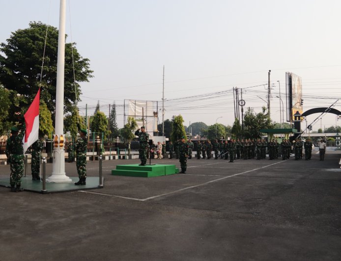 Kasdim 0704 Banjarnegara Pimpin Upacara Bendera Tekankan Disiplin dan Profesionalisme Prajurit