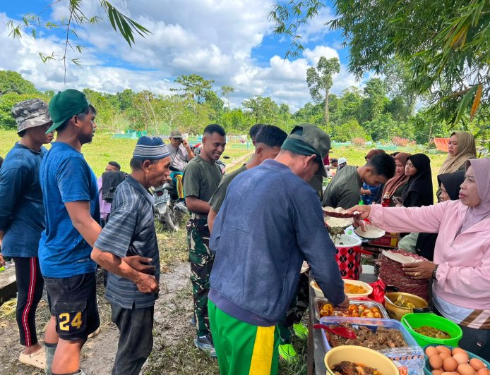 Semangat Gotong Royong Yonif TP 820/DAAI di Mimika