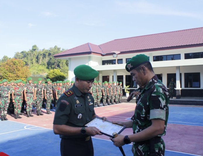 Lepas Wakil Komandan, Yonif TP 809/NTM Gelar Acara Korps Raport Pindah Satuan
