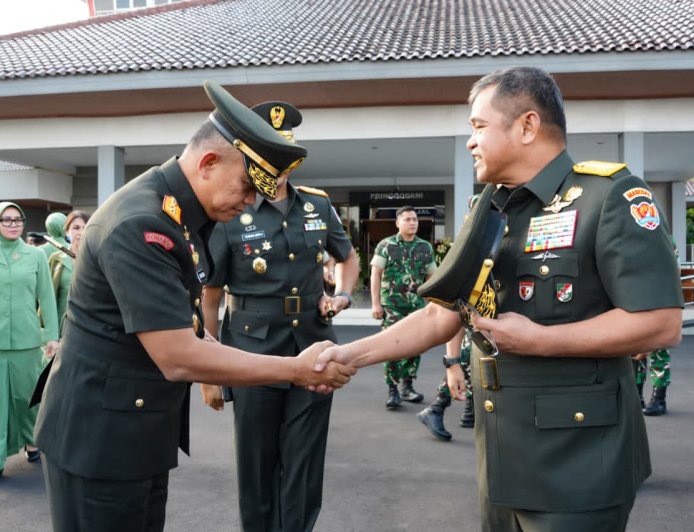 Pangdam IV/Diponegoro Dampingi Kasad Bekali Taruna Akmil, Siapkan Pemimpin TNI AD Menuju Indonesia Emas 2045