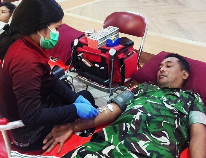 Hadir Untuk Kemanusiaan, Personel Kodim 1707/Merauke Ikuti Donor Darah Hari Pajak 2026