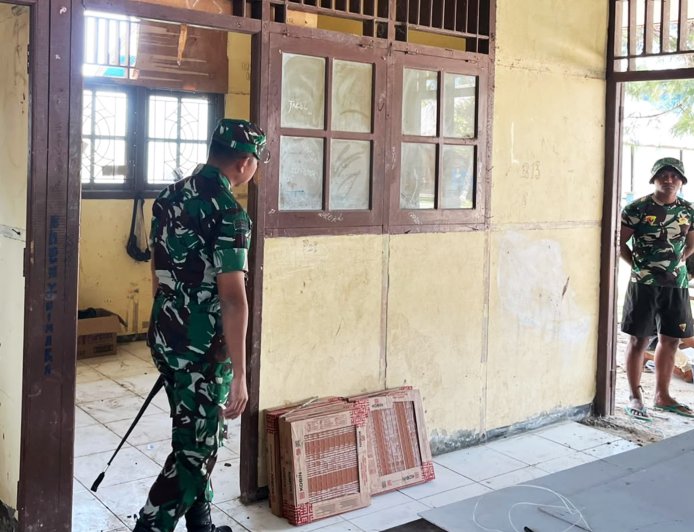 Letkol Inf Bayu Prabowo Tinjau Rehabilitasi SMP Negeri Urumb, Program KBSB TNI AD 2026