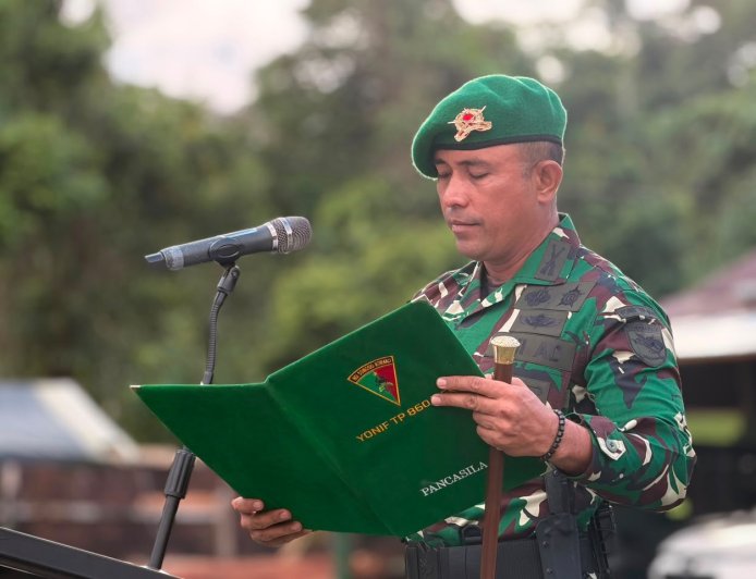 Upacara Bendera Rutin, Yonif TP 860/NSK Perkuat Disiplin dan Nasionalisme Prajurit di Waropen
