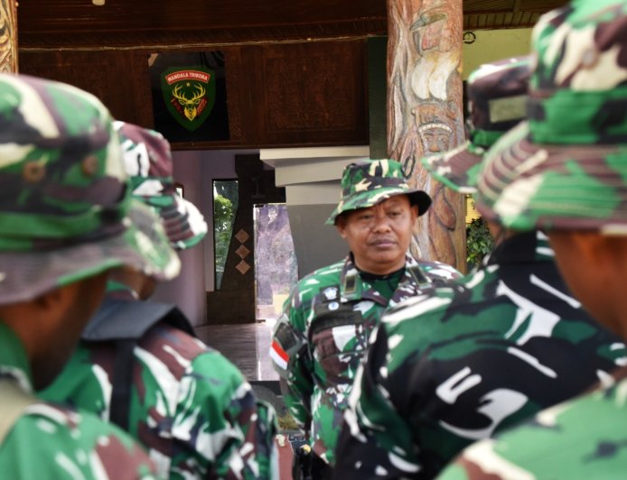 Personel Satgas TMMD ke-129 Diberangkatkan Menuju Kampung Wanam