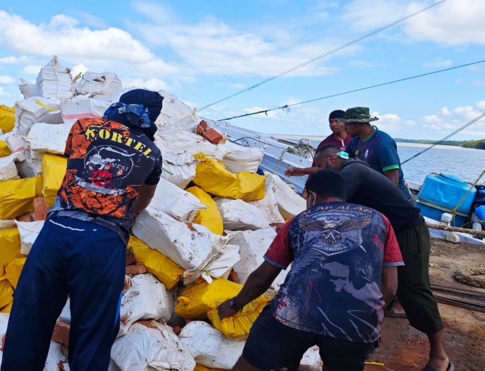 Material Tiba di Wanam, Satgas TMMD 129 Percepat Pembangunan Untuk Kesejahteraan Warga