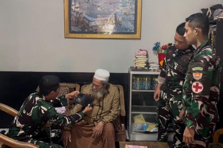 Sehat Bersama Rakyat, Yonif TP 820/DAAI Menggelar Bhakti Kesehatan di Mimika