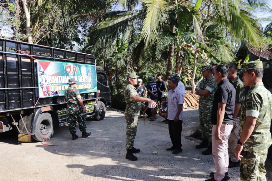 Kodim 0704 Banjarnegara Salurkan Air Bersih untuk Warga Terdampak Kekeringan di Desa Serang