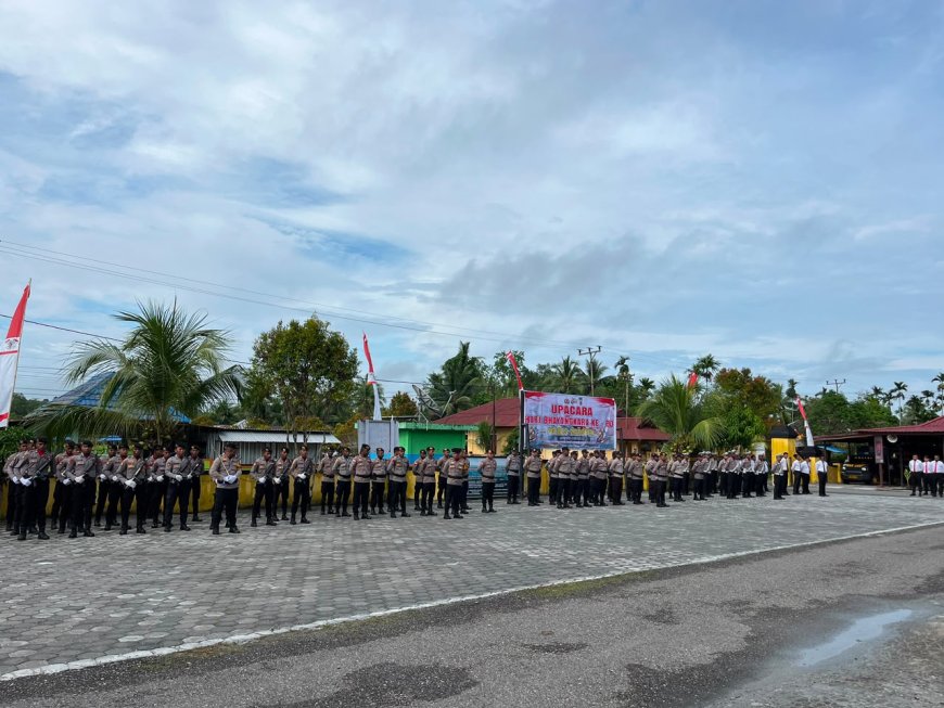Sinergi TNI-Polri Makin Solid! Prajurit Yonif TP 860/NSK Hadiri Upacara HUT Bhayangkara ke-80 di Waropen