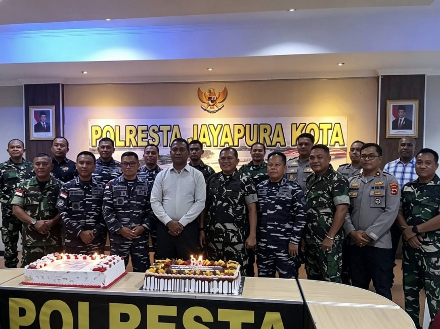 Sinergitas Tanpa Batas: Dandim 1701/Jayapura Sambangi Polresta Beri Kejutan HUT Bhayangkara ke-80