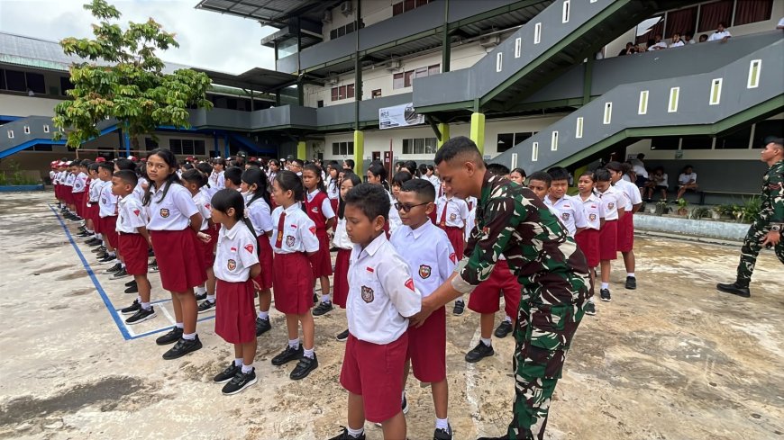 Pelatihan PBB Dari Yonif TP 820/DAAI, Tanamkan Displin dan Karakter Sejak Dini di SD Kristen Kalam Kudus Timika