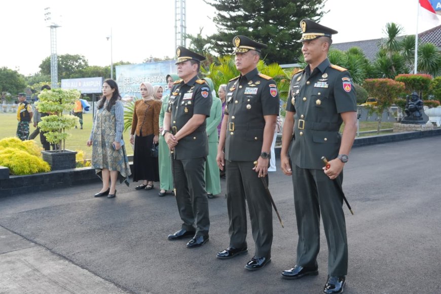 Pangdam IV Diponegoro Dampingi Kasad Bekali Taruna Akmil Siapkan Pemimpin TNI AD Menuju Indonesia Emas 2045