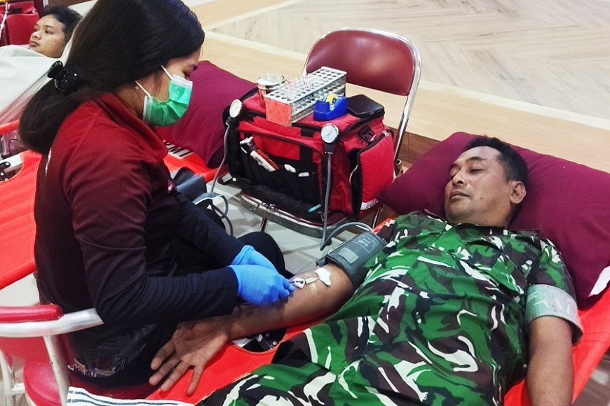 Hadir Untuk Kemanusiaan, Personel Kodim 1707/Merauke Ikuti Donor Darah Hari Pajak 2026