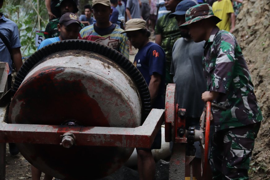 Di Balik Putaran Molen Prajurit Yonif 405 Suryakusuma Wujudkan Jalan Harapan TMMD