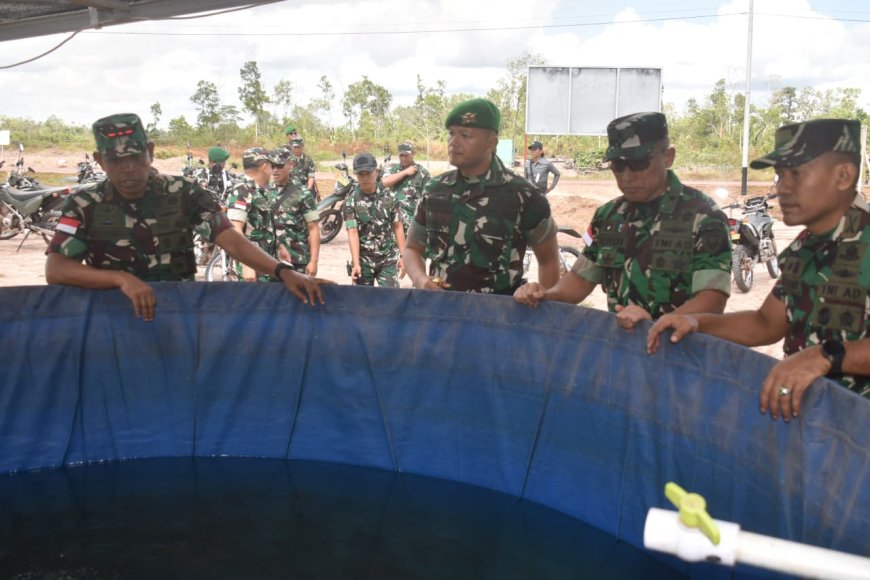 "Batalyon Teritorial Harus Jadi Motor Ketahanan Pangan," Pangdam XXIV/MT Tinjau Pengembangan Peternakan Yonif TP 818/Yuboi