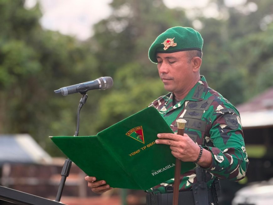 Upacara Bendera Rutin, Yonif TP 860/NSK Perkuat Disiplin dan Nasionalisme Prajurit di Waropen
