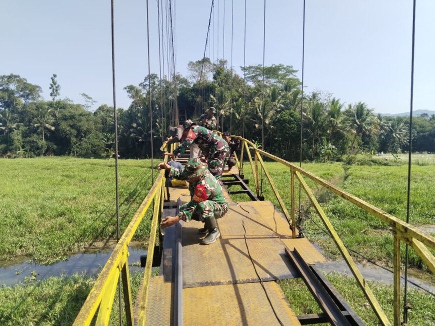 Kodim 0704 Banjarnegara Bangun Jembatan Gantung Garuda Tahap IV Hubungkan Dua Dusun di Desa Karangkemiri