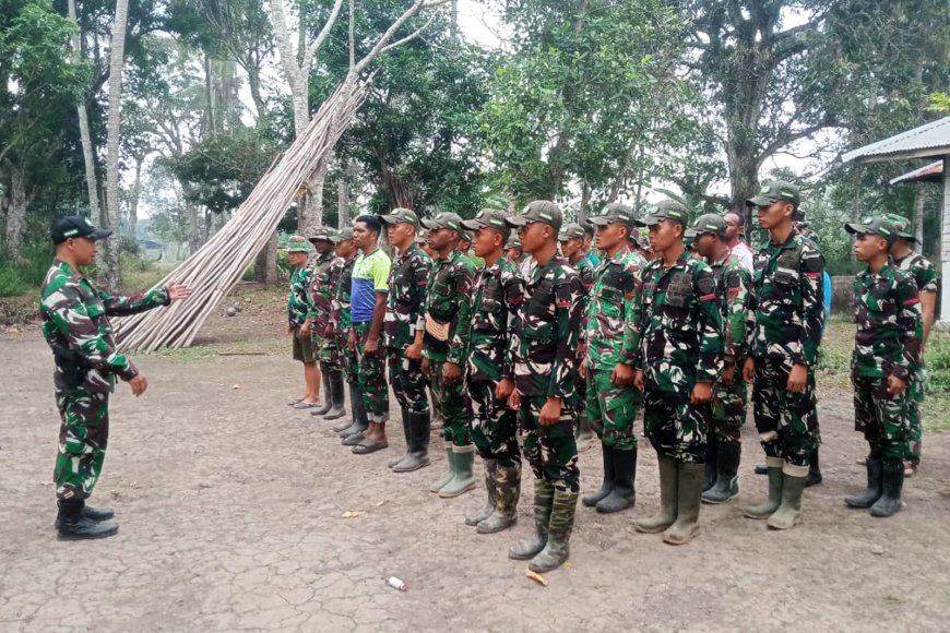 Komandan SSK Satgas TMMD ke-129 Kodim 1707/Merauke Tekankan Disiplin dan Semangat Kerja