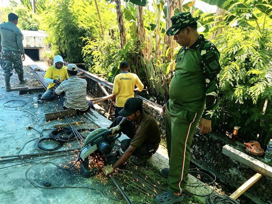 Jembatan Terus Dibangun  Babinsa dan Satgas Garuda Hadir Membuka Akses untuk Masa Depan Masyarakat