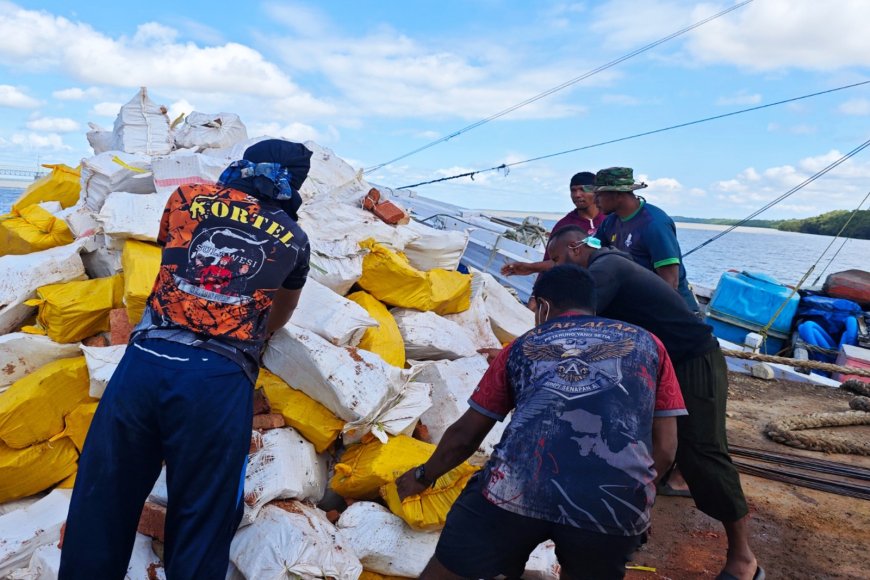 Material Tiba di Wanam, Satgas TMMD 129 Percepat Pembangunan Untuk Kesejahteraan Warga
