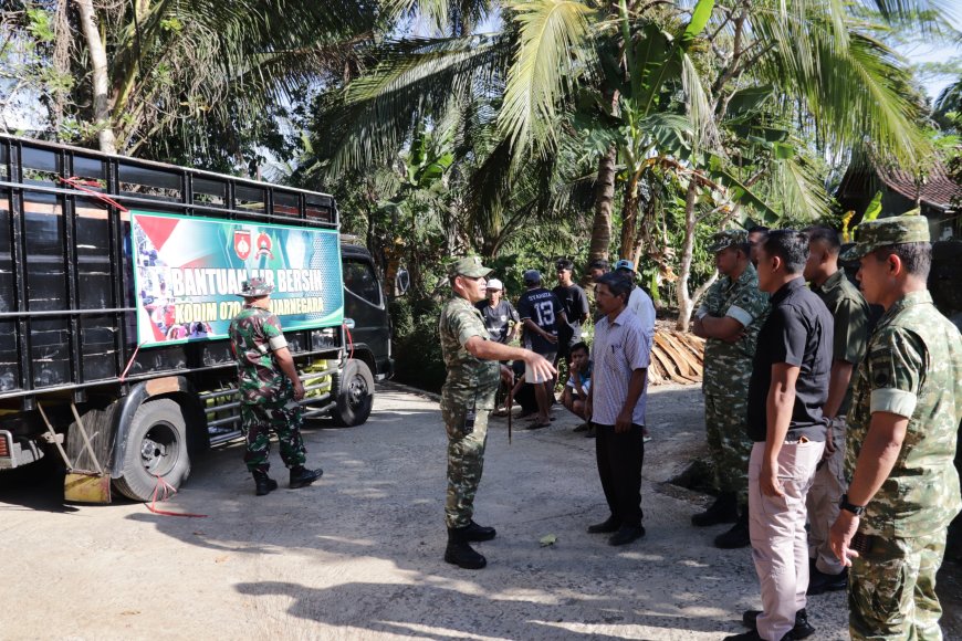 Kodim 0704 Banjarnegara Salurkan Air Bersih untuk Warga Terdampak Kekeringan di Desa Serang