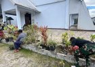 Wujud Kepedulian TNI, Yonif 820 dan Jemaat GKI Ottow Geissler Gotong Royong Rawat Rumah Ibadah