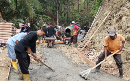 Sunarto dan Warga Kompak Ratakan Adukan TMMD Reguler ke-129