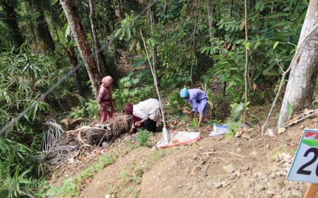Ibu Sariem dan Kaum Ibu Pungut Batu Kecil Gotong Royong Jadi Kekuatan TMMD