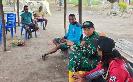 Pererat Silaturahmi, Personel Satgas TMMD ke-129 Serap Aspirasi Warga Kampung Wanam