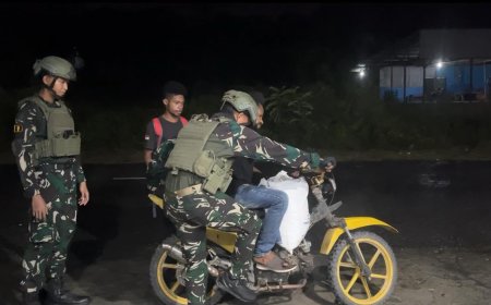 Patroli Malam Yonif TP 860/NSK Sisir Distrik Urei Faisei, Ciptakan Rasa Aman bagi Masyarakat Waropen
