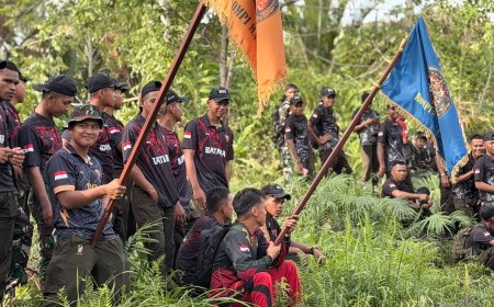 Prajurit Yonif TP 860/NSK Tuntaskan Perlombaan Renang Militer, Asah Ketangkasan dan Perkuat Jiwa Korsa di Waropen