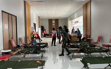 Sambut HUT ke-81 Kemerdekaan RI, Prajurit Yonif TP 804/DBAY Ikuti Kegiatan Donor Darah