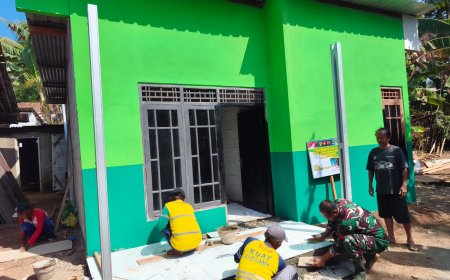 Lantai Mulai Berkeramik RTLH Pak Toid Capai 75 Persen