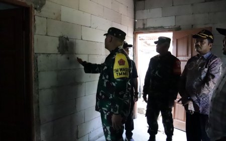 Dandim Nodelismen Hulu Dampingi Tim Wasev Saksikan Perubahan RTLH Pak Toid