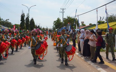 Dentuman Marching Band Kodam XXIV/MT Meriahkan Karnaval Pembangunan HUT ke-81 RI di Merauke