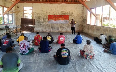 Bangun Kesadaran, Satgas TMMD ke-129 Edukasi Warga Wanam Tentang Hukum