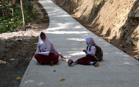 Pulang Sekolah Tak Lagi Sekadar Lewat Yubna dan Quin Nikmati Jalan Baru Hasil TMMD