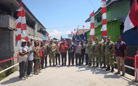 Komandan Yonif TP 804/DBAY Hadiri Peresmian Jembatan Merah Putih di Desa Girimulyo