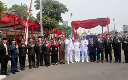 Kasdim 0712/Tegal Hadiri Upacara Pengibaran Bendera HUT ke-81 Kemerdekaan RI Tingkat Kota Tegal