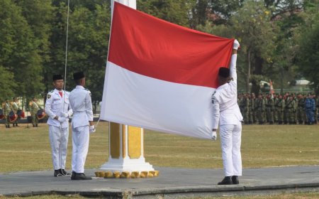 Dandim 0712/Tegal Hadiri Upacara Detik-Detik Proklamasi HUT ke-81 Kemerdekaan RI Tingkat Kabupaten Tegal