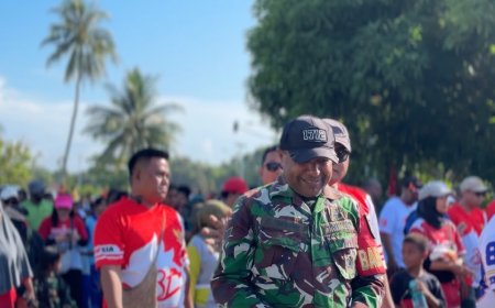 Pererat Kebersamaan, Yonif TP 809/NTM Bersama Forkopimda dan Warga Sarmi Gelar Jalan Sehat Sambut HUT RI ke-81